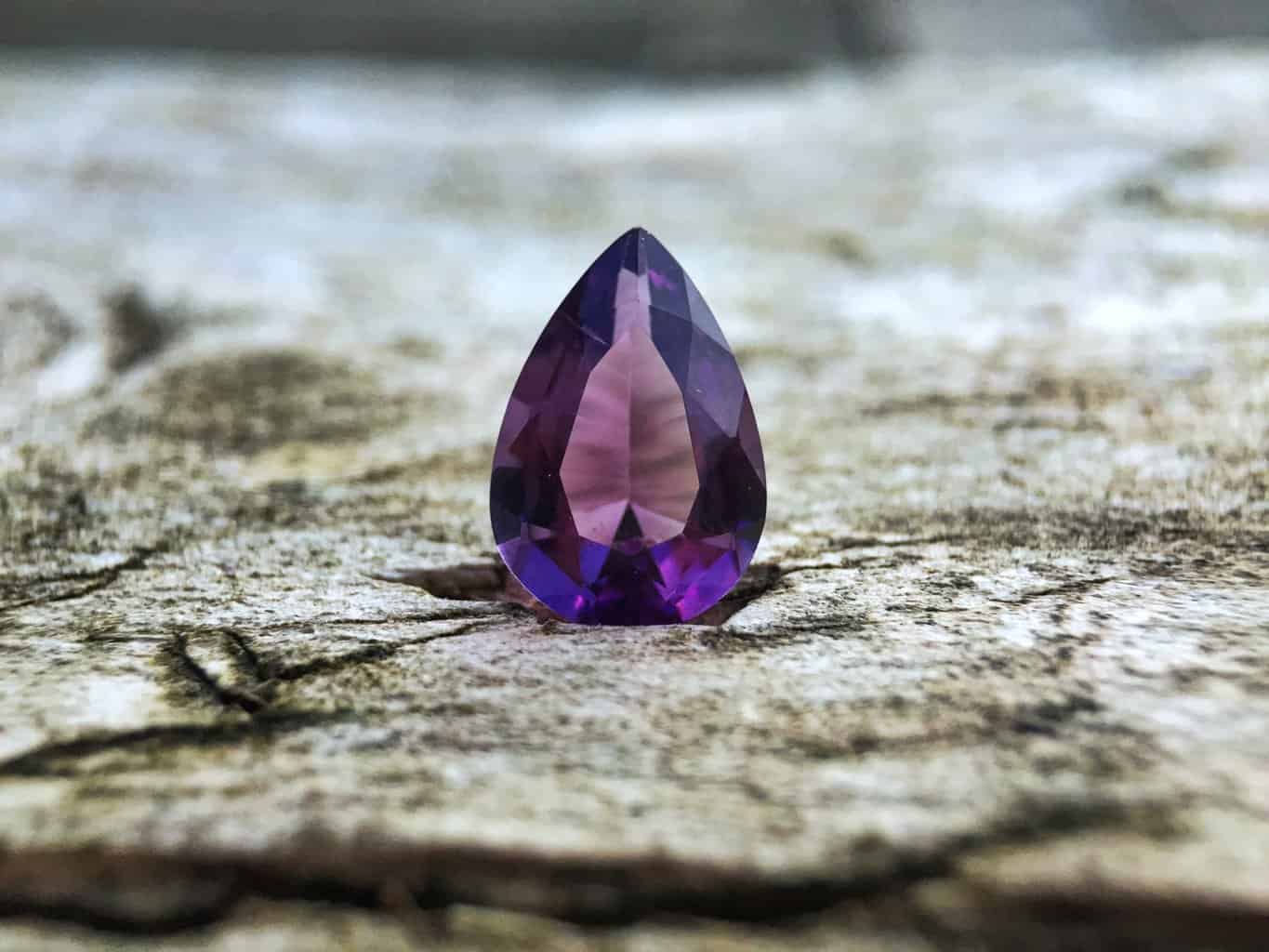 Amethyst heart stone